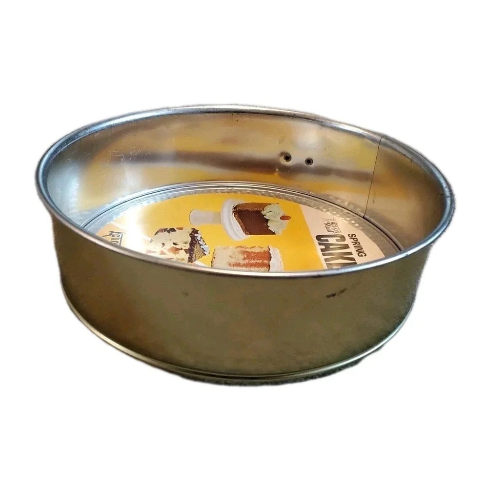 Vintage 70s Metal SPRING Cake Pan by Action Industries 9.5